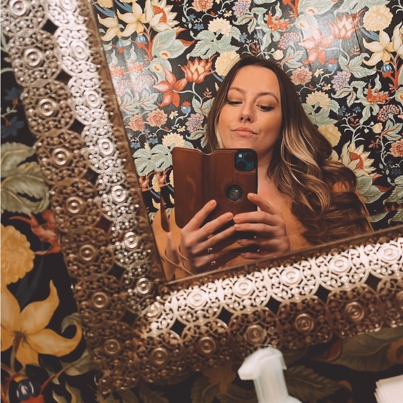 Meet your Posher, Brianna - Picture 1 of 3